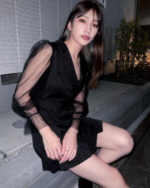 Yuki Kamifuku Instagram - -
see-through night
👗2780676
👢11605540

#FrontRowLive #SHEINfw23 #SHEINforAll #ad