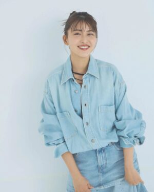 Yuki Mihara Instagram - 妊娠、出産、子育てのこと
熱く語ってください！！！

と、依頼してくださった @yoi_media 

撮影の日は、はじめての子育てが始まってまだ３ヵ月の頃。毎日ぜんぜん違う状況を、心とからだの状態を、このえもいわれぬ感情を、人に届ける言葉にするのはすごく難しかったです。

でも、すごく聞いてほしいし、残したかったからありがたい。
素敵な写真にもこだわってくださった
@yoi_media といつもの三原チームにも
大感謝です。ありがとうございました❣️
このコーディネート天才💞

いまだに自分が「母」って言われてもピンとこないくらい新米ですが。
前後編にわたって赤裸々に話したので、よかったらyoiのwebページからご覧ください。

これはひとりひとり違うことだから、記事の感想も聞きたいしママたちみんなの話も聞きたいくらいです。

yoiの記事はどれも興味深いです💞

styling @masumi_yakuzawa 
hair&make @yuka.kuramoto_hair.make