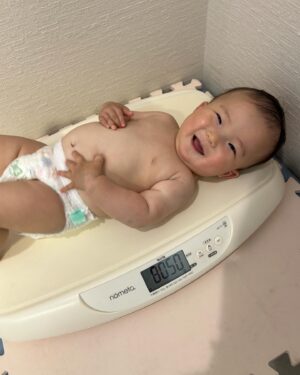 Yuki Mihara Instagram - 8 month 🌟
このときは、この動きは、今しかないんだ🥹すぐ大きくなってしまう🥹と思いながら日々過ごしてます
まだおすわりもできないけど、町中華来たおっさん風(バンボに座ってる)🤣🤣はぁかわい。
