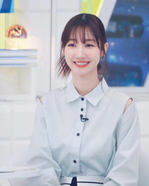 Yuki Kashiwagi Instagram - ᝰ✍︎

先日ABEMA Primeに出演したときに
ファンの方が撮ってくださった写真☺️📸

この髪型最近のお気に入り🌸