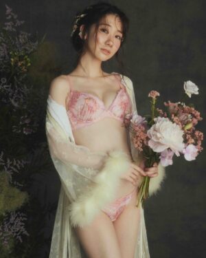 Yuki Kashiwagi Instagram - ༝༚┈❁┈༚༝

RAVIJOUR(@ravijour_official)の
未公開カットをお届け💗　

5/31(金)までキャンペーン開催中です☺️🎉
対象商品ご購入の方に抽選で直筆サイン入りの
ポラロイドをプレゼント💐✨

ぜひチェックしてください🤍

#RAVIJOUR #ラヴィジュール