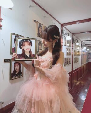 Yuki Kashiwagi Instagram - ༝༚┈❁┈༚༝

昨日4/30をもってAKB48を卒業しました💐

小学生のときにアイドルを好きになって、
中学生でアイドルになって、AKB48に入って、、
本当に幸せな17年間でした😌✨

生まれ変わってもアイドルになりたいし、
絶対にAKB48に入りたいと思えるくらい、
最高なAKB人生でした。

今日からはAKBの肩書きをおろして、、
新しい人生をはじめる気持ちで
日々を楽しみたいと思います🕊️🍀

改めて約17年間！
本当に本当にありがとうございました☺️

#AKB48
