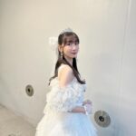 Yuki Kashiwagi Instagram - 🤍 ⸝꙳ 卒業コンサートのOP衣装🦢🫧 お姫様みたいな衣装、、🥲🤍 リボンにティアラまで用意してくれました！！ わたしはオサレカンパニーさんが作ってくださる AKB48の衣装が世界で1番大好き！！！！！！