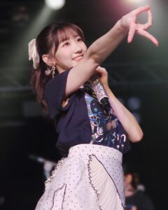 Yuki Kashiwagi Instagram - ⋆⸜ ⚘ ⸝⋆ 柏木由紀3rdツアー🎉 寝ても覚めてもゆきりんワールド 〜ソロデビュー10周年も夢中にさせちゃうぞっ♡〜 大阪/名古屋公演ありがとうございましたー！！ 久しぶりのソロコンサート🎤 ファンの皆さんのおかげで熱いライブに なりました！！🔥🔥 ラスト来年の1月の東京公演も楽しみです☺️🫶🏻
