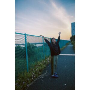 Yuki Sakurai Instagram - 調子に乗ってもう一枚

マネージャーさんにもアプリを取ってもらいました。しめしめ

これでもう無敵です

そんな事より、現在放送中のドラマ「悪女(わる)」に次回8話より出演させて頂きます

桜井はすっかり麻理鈴ファンになりました。

皆様、是非観てください

　　　　　　　　　　　　　　　　　　　桜井