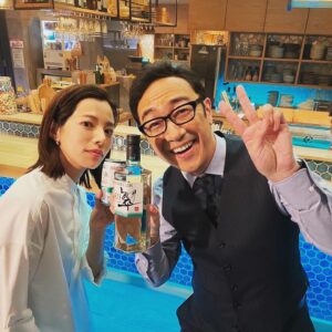 Yuki Sakurai Instagram - サントリージン翠（SUI）の新CM「缶でた！角田はじめての翠ジンソーダ」

今日から放送です。

角田さんと撮影会。

ハッハッハ

　　　　　　　　　　　　　　　　　　桜井