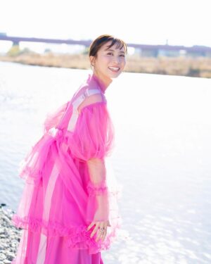 Yukino Yamamoto Instagram - 🌸
本の中の写真のアザー載せます🌸
いつもお世話になっているスタイリストさんが用意してくれた衣装です☺️
これに厚底の白いスニーカーを履きました🤍
本の中でぜひ見てください〜

#ホップステーップピンク
#山本雪乃ができるまで
#発売中です

#4月6日土曜日
#お渡し会
#六本木蔦屋書店 さん
#予約受付中です