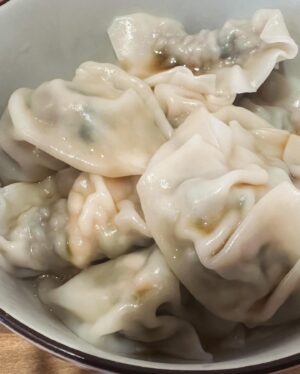 Yukino Yamamoto Instagram - 🌻
衣装とおにぎりと最近家で作ったものです🍝🥟

#衣装 : @apaiserlame_official 
@sirin_jp 
@lois_crayon_official 
@ladymade_official 

🍙牛肉アスパラ🥩
🍙肉巻きニラ結び🥩

明日もよろしくお願いいたします！