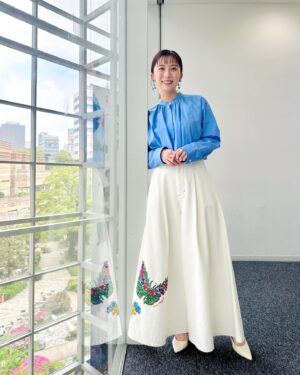 Yukino Yamamoto Instagram - 🦋
おつかれさまです😗

モーニングショーのロケで仲良くなったれんこん農家の市川ファミリー♡
お渡し会にもみんなで来てくれて、
先日はれんこんとたけのこを送ってきてくれました！
たけのこは、いつもアク抜きしてから送ってくれます！
優しい🥹

焼くだけで本当に美味しい日本一のれんこん！
たけのこも最高で、春を味わえました〜🌸
いつもありがとう🫶

私の本にも登場してくれています^ ^
@ichikawa__farm 

衣装 : @lois_crayon_official 
@celford_official 
🍙鯛の味噌漬け🐟