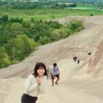 Yukino Kishii Instagram - SMBCグループTVCM 「カラフルな人びと 白井櫻」篇に出演しています😊 暑い夏でした。 #フラワーカンパニーズ 『#深夜高速』英語ver. (作詞・作曲:#鈴木圭介)の歌唱も担当しています🛻☄️ ぜひチェックしてみてください😇 　ขอบคุณค่ะ👏