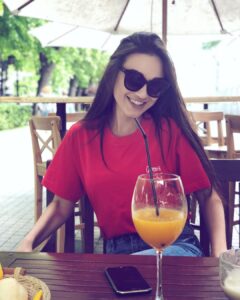 Yuliya Frants Instagram - Здесь должна быть очень популярная цитата из вк.Но обойдёмся😁🌚 А какие у вас любимые цитаты?)