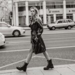 Yuliya Frants Instagram - Немного фактов обо мне: 1. Я хожу как мужик. Твёрдой не женственной походкой 😂 (Моя мама всегда пыталась с этим бороться). 2. Я пью много кофе. Точнее с 6 лет я пью его ежедневно ☝🏽 3. Я обожаю водить машину и ездить одна. Я получаю удовольствие от одиночества. 4. Несмотря на мою внешность, у меня мужской склад характера . В жизни я достаточно ироничный и в чем-то жёсткий человек. 5. Я не люблю банальное женское общение о мальчиках, красоте, личной жизни других и тд. Не нуждаюсь в подобной женской дружбе. 6. Я не люблю готовить и могу это делать только тогда, когда душа очень попросит) 7. У меня отец и 4 дяди – осетины. Люди бизнеса, без приставки «шоу» 😂 А теперь те, кто подписан на меня, напишите хотя бы один факт о себе💀