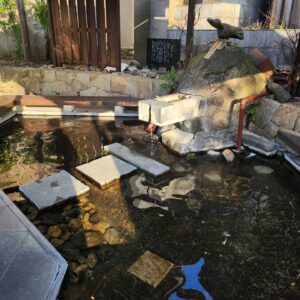 Yumi Matsutoya Instagram - 明日朝11時からのユーミンコードは、石川県加賀編です。
もちろんユーミンは、足湯に入りませんでした笑

マネージャーK子
