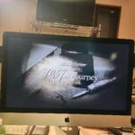 Yumi Matsutoya Instagram - 本日、「THE JOURNEY」ツアー、特典映像の試写が行われました。 編集してくださったのは、苗場の配信に20年近く携わって頂いてる岡澤さんです！学生指導も毎年してくれています！ ツアー前からメイキングとして、様々な場面で多くのスタッフがカメラをまわしてくれていました。もう膨大すぎて、どれ程あるか分かりません。岡澤さん、見るだけで20日以上はかかったそうです。 あちこちでいろんなドラマが繰り広げられてるので、どこを切り取るかはかなり難題だったと思います。でもなんと松任谷プロデューサーから一発OK！ ここからは細かい修正作業に入ります。 本当に見応えありました。笑ったり、突っ込んだり、色んな事を思い出して、グッと来るところも沢山ありました。 全国の沢山の方々にご覧頂いたツアー、皆さんそれぞれに思い出があるように、私達にも沢山の思い出があります。それを少しでも皆さんと共有できれば嬉しいです。 54本のアリーナツアー。 制作スタートからゴールまでが綴られた映像です。 70分の大作。 ご期待ください！ マネージャーK子