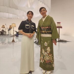 Yumi Matsutoya Instagram - 名古屋公演、無事に終了しました。

「発表！今年イチバン聴いた歌～年間ミュージックアワード2023～」、こちらも無事にオンエアされたようです！
皆様ご覧いただけたでしょうか？？

残念ながらユーミンはツアーの大打上げだったので、リアルタイムでは見られず、東京に戻ってから見ることになりそうです。
2023年、テレビでの歌い納め、50周年の締めくくりでした。

明日はいよいよ、ファイナルです！

マネージャーK子