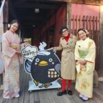 Yumi Matsutoya Instagram - 明日朝11時からのユーミンコードは、石川県加賀編です。 もちろんユーミンは、足湯に入りませんでした笑 マネージャーK子