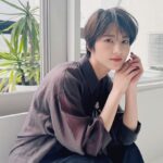 Yumi Wakatsuki Instagram - . 古着屋を巡りたい今日この頃。 また断捨離もしたい。困らない程度に。笑 あと髪の毛を真っ赤にするか迷ってる。ぇ 金髪でもいいなって思いながら100%眉毛に困るから なかなか挑戦できない。 結局、アッシュとか無難に綺麗めいく私。 みんなは髪色何色？？派手色に染めたことある？ . #断捨離 #いつかは #redhair #深夜高速 #若月佑美