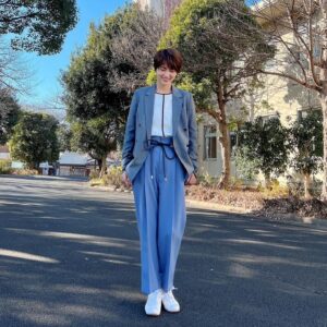 Yumi Wakatsuki Instagram - .
今夜は
#リビングの松永さん 第7話でございます。
あらま、前回の終わりは
まさかの三者面談で松永さんとご対面！！
ミーコの松永さんへの想いを何も知らない小夏と
小夏という人物がここにきて誰か分かってしまったミーコ
どうなることか。
是非よろしくお願いします🙇
.
#小林夏未
#若月佑美