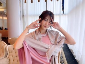 Yumi Wakatsuki Instagram - .
さて、週末は　ドラマ
#セレブ男子は手に負えません のお時間です。
早いもので、もう第5話ですー☺️
週末明けにはTVer他見逃し配信もやってますので
夜更かし出来ないよって方は
そちらで是非よろしくお願いしますー🙇🌻
.
あまりにも、私演じる主人公のひかるちゃんが
可愛い感じな女の子なのでオフショットをここに来て載せると
変な感じですが、いっそみんなの脳バグらせていくか...
.
#若月佑美