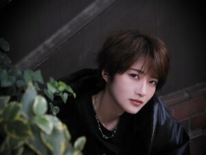 Yumi Wakatsuki Instagram - .
待ち合わせ？いえ、待ち伏せです。(怖
Happy Valentinesday。チョコレートください。
.
#valentine 
#ソフトクリーム に
#カラースプレーチョコ 
#最高に好き 
#生チョコ も
#大好き 
#若月佑美