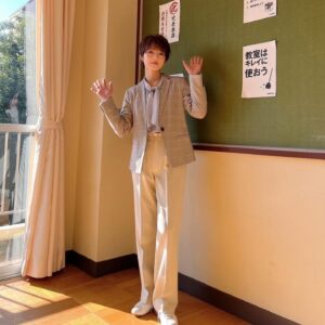 Yumi Wakatsuki Instagram - .
明日の夜は、
#リビングの松永さん 第6話！！！
よろしくお願いします🙇
学校は廊下が1番寒いのを思い出した。
なんだか懐かしい気持ち。
.
#若月佑美