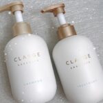 Yuna Hoshino Instagram - CLAYGEのシャンプーがリニューアルしてて ボトルがとっても可愛くなってた🩶 丸くて置いてるだけで可愛い(◦ˉ ˘ ˉ◦) このシャンプーはサラサラになるし 香りも本当に良い香りすぎて 洗っている時もドライヤーしてる時も 幸せ……🩶 LOFTとかに置いてるので お揃いで使ってみてね〜!! #PR #CLAYGE #New_CLAYGE #クレージュ #実感型スパ #シャンプー
