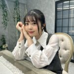Yuna Hoshino Instagram - 撮影の休憩中や移動中、リラックスタイムにも『エクサガン ケア』を使ってケアしてます！☺️ スマホを見ていて疲れた時に肩やるとめっちゃ気持ちいい！ カラフルでかわいいから、みんなチェックしてみてねっ！ ゆなはパープルだよ〜ん！💜 今ならゆなのサイン入りエクサガン ケアが当たるキャンペーンもやってるから この投稿にコメントと@doctorair_official をフォローを忘れずにねっ〜👀💜 #PR #DOCTORAIR #ドクターエア #エクサガンケア