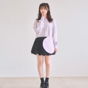 Yuna Hoshino Instagram - @chipclip_official の可愛すぎる推し活コーデ!!
撮影してきたよ~~!!
推しに会いに行く日にぴったりな、ガーリーでふわふわな可愛いお洋服がいっぱいだったぁ🩷
みんなはどのコーデのゆなが好き？🙄

着用コーデは12/16(土)からアベイルで発売でーすっ！
ゆなとお揃いしてね🩷

#PR #avail #アベイル #chipclip #チップクリップ #今を着る