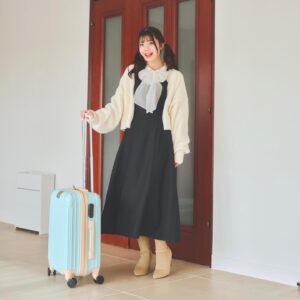 Yuna Hoshino Instagram - @chipclip_official の可愛すぎる推し活コーデ!!
撮影してきたよ~~!!
推しに会いに行く日にぴったりな、ガーリーでふわふわな可愛いお洋服がいっぱいだったぁ🩷
みんなはどのコーデのゆなが好き？🙄

着用コーデは12/16(土)からアベイルで発売でーすっ！
ゆなとお揃いしてね🩷

#PR #avail #アベイル #chipclip #チップクリップ #今を着る
