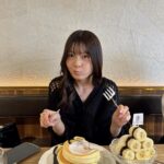 Yuna Hoshino Instagram - ばえめし編集部おすすめの椿サロンさんのパンケーキを食べに行ってきました〜‎🤍 すごい美味しかった！ 😍 😍 見た目も可愛いくてまさにばえめし！！ 北海道パンケーキらしくて、 北海道出身の私からしたら最高すぎるお店でした‎🤍 ゆなが食べたパンケーキは数量限定のパンケーキらしいのでぜひ行く際は時間とか狙ってみてね〜！ お店もオシャレなのにゆっくりできる落ち着く空間なので、友達とゆっくりお話したい時やデートにもオススメです‎🤍 ばえめしは全国の美味しくて映えるグルメ情報を厳選して紹介しています。見るのも楽しいけどみんなも #ばえめし をつけて投稿すれば編集部員の仲間入りですっっ✨✨ ゆなは、ばえめしアンバサダーとしてこれからもばえめしを応援します。 みんなも、フォローして応援してね！ @baemeshi_official #PR #銀座スイーツ #限定メニュー #銀座ばえめし #椿サロン