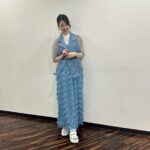 Yuna Hoshino Instagram - 昨日放送された『ハイティーン･バイブル #10』は観てくださりましたでしょうか？🙄 ABEMATVで観れますのでお時間ある方はぜひ…♥ @highteenbible_official 私の4thシングル『恋愛偏差値45』もテーマソングになっています！！リリース前に聴けるチャンスですよぉ〜🫣🩷 ぜひぜひ！！ ･ ･ ハイティーンバイブル衣装 stylist @kon_543 さん♥ お靴がワンワンでとても可愛かったのです…ꕤ︎︎·͜·