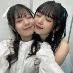 Yuna Hoshino Instagram - #ももいろ歌合戦 の時の 大好きな愛理お姉ちゃんとの写真〜！！！！🩷🩷🩷🩷 衣装もふわふわで髪の毛も似てるね〜って言って撮った写真☺️ #鹿森姉妹永久不滅です！🔥