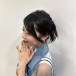 Yuna Hoshino Instagram - 昨日放送された『ハイティーン･バイブル #10』は観てくださりましたでしょうか？🙄 ABEMATVで観れますのでお時間ある方はぜひ…♥ @highteenbible_official 私の4thシングル『恋愛偏差値45』もテーマソングになっています！！リリース前に聴けるチャンスですよぉ〜🫣🩷 ぜひぜひ！！ ･ ･ ハイティーンバイブル衣装 stylist @kon_543 さん♥ お靴がワンワンでとても可愛かったのです…ꕤ︎︎·͜·