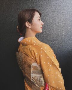 Yuna Taira Instagram - 👘🧡🍂 私のお宮参りに母が着ていたお着物。