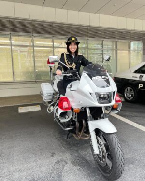 Yuno Ohara Instagram - ㅤㅤㅤㅤㅤㅤㅤㅤㅤㅤㅤㅤㅤ
三田警察署の一日警察署長を
務めさせていただきました👮🏻✨

初めての経験で、身に余る光栄です。

そして、特殊詐欺注意喚起トークショーにも
登壇させていただき、
私自身も学ばせていただきました。
詐欺は、被害者だけでなく、
近しい方々の人生も壊してしまうということ。
被害者だけでなく、詐欺に加担する方も、
少しでも減ることを切に願っております。