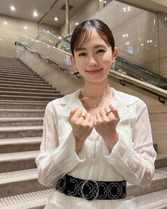 Yuri Nakamura Instagram - 鬼平犯科帳・血闘、完成披露試写会でした。 ありがとうございました。 おまさという役は池波正太郎先生が最も大事にされていた女性のキャラクターであるという事であったり、鬼平ファンの方にも絶対的な人気のキャラクターであるという事で、本当に震えるようなプレッシャーを感じておりましたが、監督をはじめ、松本幸四郎さん、スタッフさん達の優しさ、熱さ、温かさに、導いていただいたように思います。 これぞ日本の時代劇！であります。 ５月１０日公開の際には沢山の方々に届きますように。 outfit @fetico_official earrings,necklace @georgjensen rings @mariha_official