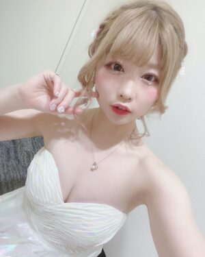 Yuria Tauchi Instagram - 聖なる白いドレス