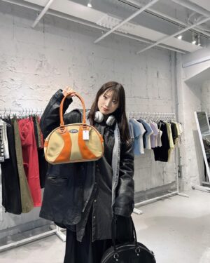 Yuuri Ota Instagram - XLARGE/X-girl/MILKFED. 2024 SUMMER展示会にお邪魔しました😼
今作も可愛すぎました~
MILKFED.さんではワンピースやバッグ、私にとっては数億年ぶりのミニスカートをオーダーしました！
カジュアルさと可愛さのバランスがとっても大好きです。
夏、楽しみだなあ🌻
#milkfed #xgirl #xlarge @milkfedjp
