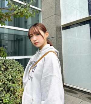 Yuuri Ota Instagram - 寒くなった！
#古着 #パーカー