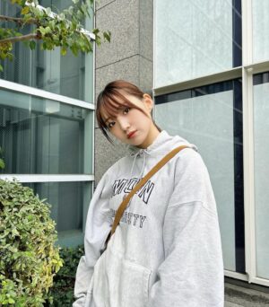 Yuuri Ota Instagram - 寒くなった！
#古着 #パーカー