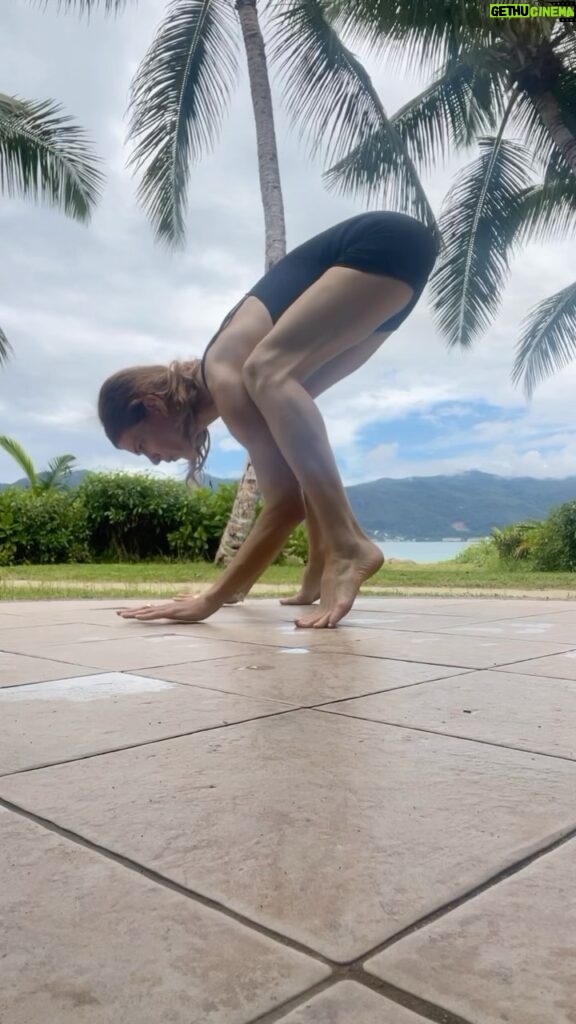 Yuval Scharf Instagram - Some peace of mind 🤍 • • • #yoga#practice#whereeveryouare#clubmedil#bodypositive @clubmedseychelles @clubmed