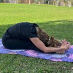 Yuyuniz Navas Instagram - Hay una grieta en todo, así es como entra la luz. #yoga #yuyuquotes #mindfulness #surrender #pachimotanasana @martinpetit1