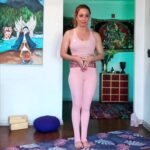 Yuyuniz Navas Instagram - No sabemos realmente porque elegimos lo que elegimos, seguramente es algo superior. Añorar el pasado es correr tras el viento. #elcaminodelyoga #yuyuquotes #miyogatuyoga