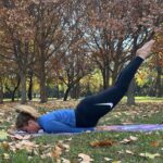 Yuyuniz Navas Instagram - Cuánto pesa tu cuerpo? Cuánto peso cargas a diario? Te puedes tu cuerpo? El cuerpo pesa, cansa y se estresa, y mientras más se estresa más se inflama y más duele y pesa. El Yoga, es la única herramienta capaz de alivianar el peso del alma. Te invito a alivianar tu carga. #yuyuquotes #elcaminodelyoga #aprendeyogaconmigo #yuyuniz