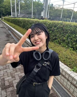 Yuzuki Hirakawa Instagram - 8月
⁡
あ、髪切ったー✌🏻
どう？？
⁡
#ショート #本当に楽 #イメチェン #成功？