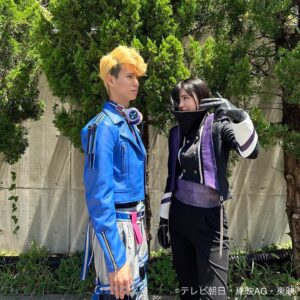 Yuzuki Hirakawa Instagram - 👑

王様戦隊キングオージャー
第28話ありがとうございました！

入れ替わり回いかがでしたか？笑
リタはヤンマと入れ替わっておりました〜！
リタを演じていてあそこまで多動な事は絶対無いのですっっっごい楽しかったです🤣
スカポンタヌキもマカロニボウズも言えて大満足！！！
ちなみに監督からは、変にヤンマを意識せずいつも通りの平川で大丈夫だよーって言われました。
皆様もお気づきの通り、普通にほぼ平川結月です。
それを踏まえてもう一度観てみて下さい、笑

ヤンマが演じるリタも最高だったなぁ笑
ズルすぎるぐらい面白かった🤣🤣

そんな面白回の最後は、なかなか衝撃的な終わりでしたね、、、
来週はどうなってしまうのか。

皆様、お楽しみに💫

#王様戦隊キングオージャー
#キングオージャー
#あおち と #リタち 再び！