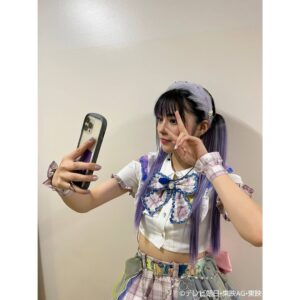Yuzuki Hirakawa Instagram - 👑
⁡
王様戦隊キングオージャー
第38話ありがとうございました！
⁡
｢不動のアイドルデビュー｣
⁡
皆様いかがでしたでしょうか？
この撮影期間は、レコーディングしたりダンス練習したりと自分ってアーティストかな？と錯覚しながら毎日頑張っておりました！笑
リタとしてもここまで本格的に顔を出してお芝居する事が初めてだったので、撮影もすごく新鮮で視界良好でした👀
⁡
⁡
ダンスパフォーマンスは、以前舞台でもご一緒させて頂いた事務所の先輩である水野絵梨奈さんが担当してくださいました！
練習から本番までずっとアドバイスを貰ったり励ましてもらったりと沢山助けて頂きました...！
ありがとうございました🙇🏻‍♀️✨️
⁡
そして歌唱パフォーマンスは｢もっふんのうた｣を歌いながらパフォーマンスさせて頂きました！
こちらの振付は出口たかしさんが担当して下さいました！可愛い振付をありがとうございます🥹💜
皆さんに真似して踊って欲しいですねっ！
⁡
そしてそして、事務所の先輩であるTHE RAMPAGEの皆さんにもお写真にて登場して頂きました！
ありがとうございました🙇🏻‍♀️
⁡
そしてそしてそして、イコ･マリナ役で生駒里奈さんにもサプライズ登場して頂きました！！
もう目ん玉飛び出ましたよ、、、
本当にありがとうございました😭
⁡
第38話は本当に沢山の方が協力して下さって完成した回です。
本当にありがとうございました！
⁡
⁡
来週は第39話。
ンコソパ頂上決戦です。
見どころ満載！！！！
お楽しみに💫
⁡
#王様戦隊キングオージャー
#キングオージャー
#水野絵梨奈 さん
#出口たかし さん
#THERAMPAGE さん
#生駒里奈 さん