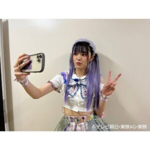 Yuzuki Hirakawa Instagram - 👑
⁡
王様戦隊キングオージャー
第38話ありがとうございました！
⁡
｢不動のアイドルデビュー｣
⁡
皆様いかがでしたでしょうか？
この撮影期間は、レコーディングしたりダンス練習したりと自分ってアーティストかな？と錯覚しながら毎日頑張っておりました！笑
リタとしてもここまで本格的に顔を出してお芝居する事が初めてだったので、撮影もすごく新鮮で視界良好でした👀
⁡
⁡
ダンスパフォーマンスは、以前舞台でもご一緒させて頂いた事務所の先輩である水野絵梨奈さんが担当してくださいました！
練習から本番までずっとアドバイスを貰ったり励ましてもらったりと沢山助けて頂きました...！
ありがとうございました🙇🏻‍♀️✨️
⁡
そして歌唱パフォーマンスは｢もっふんのうた｣を歌いながらパフォーマンスさせて頂きました！
こちらの振付は出口たかしさんが担当して下さいました！可愛い振付をありがとうございます🥹💜
皆さんに真似して踊って欲しいですねっ！
⁡
そしてそして、事務所の先輩であるTHE RAMPAGEの皆さんにもお写真にて登場して頂きました！
ありがとうございました🙇🏻‍♀️
⁡
そしてそしてそして、イコ･マリナ役で生駒里奈さんにもサプライズ登場して頂きました！！
もう目ん玉飛び出ましたよ、、、
本当にありがとうございました😭
⁡
第38話は本当に沢山の方が協力して下さって完成した回です。
本当にありがとうございました！
⁡
⁡
来週は第39話。
ンコソパ頂上決戦です。
見どころ満載！！！！
お楽しみに💫
⁡
#王様戦隊キングオージャー
#キングオージャー
#水野絵梨奈 さん
#出口たかし さん
#THERAMPAGE さん
#生駒里奈 さん