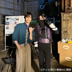 Yuzuki Hirakawa Instagram - 🦖👑

王様戦隊キングオージャー
第32話ありがとうございました！

 キョウリュウジャー とのコラボはいかがでしたでしょうか？
地球にいる王様たちすごい新鮮だったよね笑
来週もコラボ回は続きますので、皆様お楽しみに💫

お写真は同じ事務所の先輩である塩野瑛久さんと！
実は、戦隊のオーディションに受かってから最初に報告したのが塩野さんだったんです。
まさか、キングオージャーでご一緒出来るとは思ってなかったので凄く嬉しかったです…！
ありがとうございました🥹

 #王様戦隊キングオージャー
#キングオージャー
#獣電戦隊キョウリュウジャー
#キョウリュウジャー
#塩野瑛久 さん