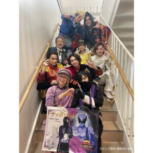 Yuzuki Hirakawa Instagram - 👑
⁡
王様戦隊キングオージャーを愛してくださった皆様
1年半本当にありがとうございました。
⁡

いやぁ泣いたなぁ〜笑
普段あまり人前で泣くタイプでは無いんですが、今回はサプライズも盛り沢山で止まらなかったです。
こんなにこの時間が永遠続けばいいのにと思ったのは初めてで、本当にそのぐらいこの作品やみんなの事が大好きなんです。

沢山のスタッフ･関係者の皆様、そしてキャストの皆様も本当にありがとうございました！
こんなに素敵な方々に囲まれて過ごしたこの時間は私の宝物です。
⁡

これからも王様戦隊が皆様の心の中に居て、日々の生活を少しでも支えられる存在になっていたら嬉しいです。

⁡
｢離れていても、ずっと一緒だ｣

皆様からの応援届いてましたよ！
沢山の愛をありがとうございました💜

改めまして、キングオージャーを応援して頂き、そして愛して頂きありがとうございました！
⁡
では、またどこかで🦋
⁡
#王様戦隊キングオージャー
#キングオージャー
#キングFLT
#ゴッカンは不動